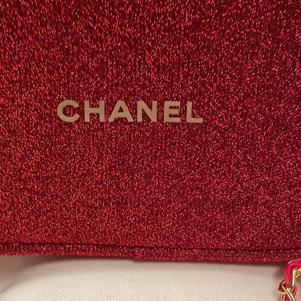 Authentic Chanel bag - Picture 4 of 9